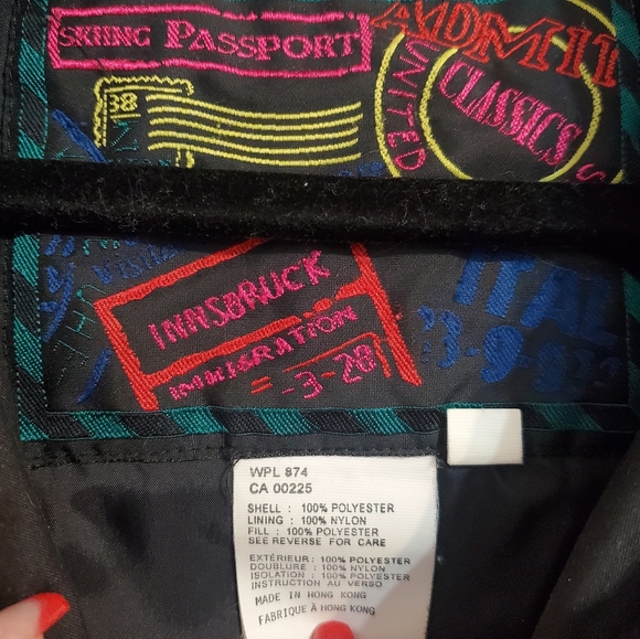 Vintage Women's Winter Jacket - Picture 2 of 9